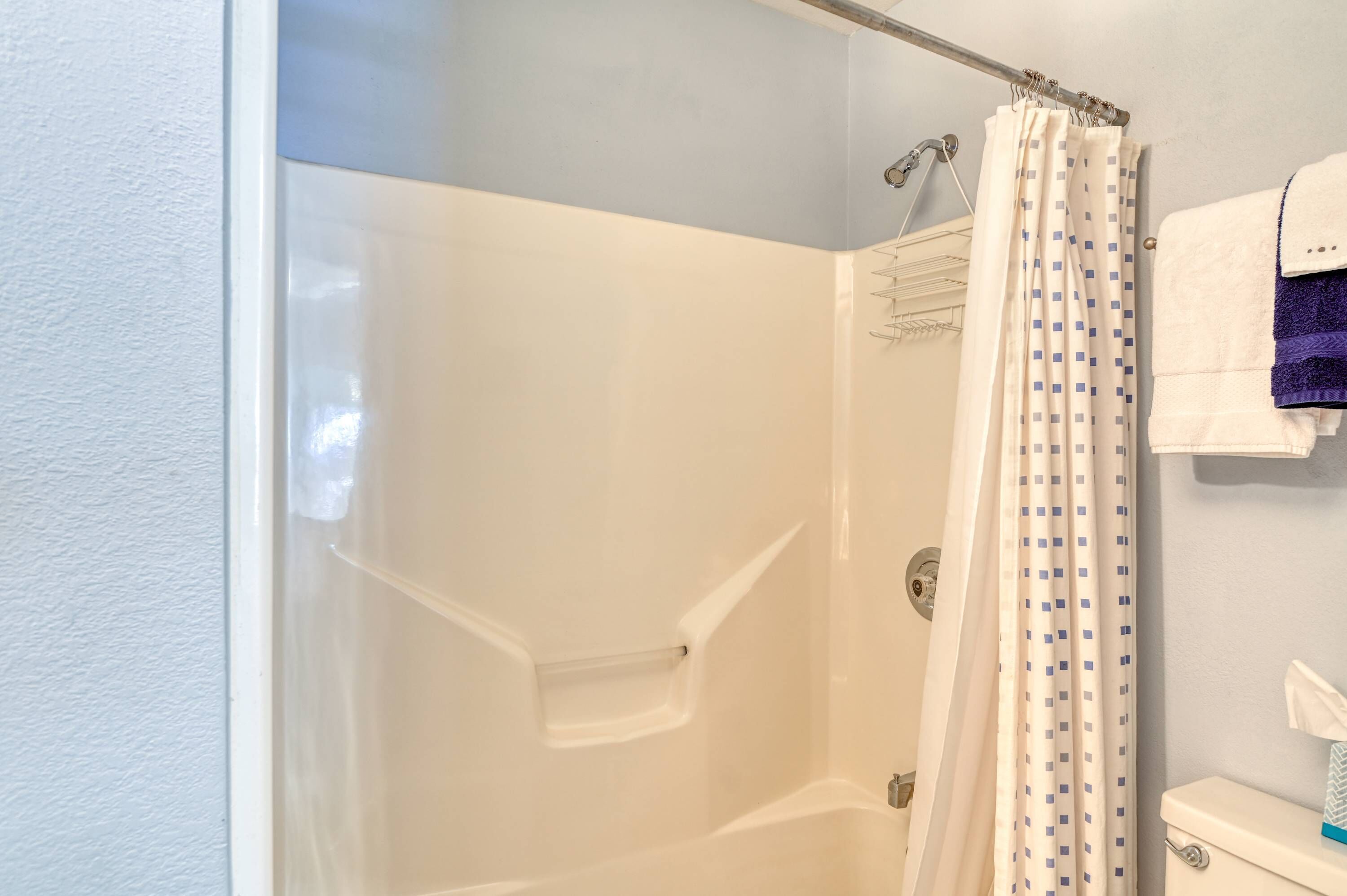 Dusche, Handtücher, Shampoo