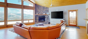 Unforgettable chalet overlooking the mountains with game room & fireplaces