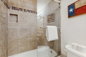 Shower, towels, shampoo - Snowfire 307A - Views & Walk or Shuttle to Lifts (Angel Fire)
