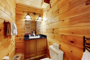 Douche, séchoir à cheveux, serviettes fournies, shampooing