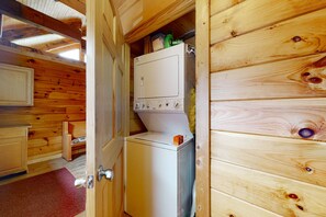 Interior - Hideaway on High - Mountain Views & Walk to Town (Red River)