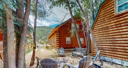 Hideaway on High - Mountain Views & Walk to Town