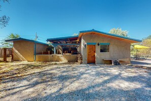 Exterior - Bedside Manor - Hot Tub, Fireplace, Mtn Views (Taos)