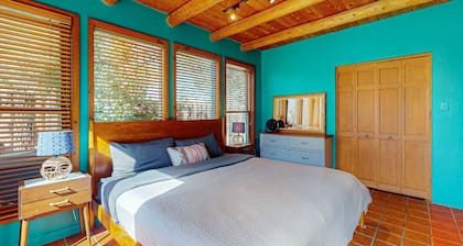 Classic Adobe with hot tub, covered patio & pond near town