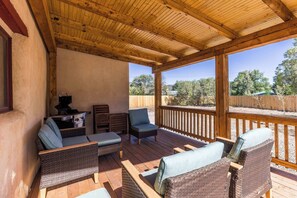 Terrace/patio - Medina Casita - Mountain Views, Firepit, Pets Okay (El Prado)