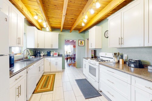 Medina Casita - Mountain Views, Firepit, Pets Okay