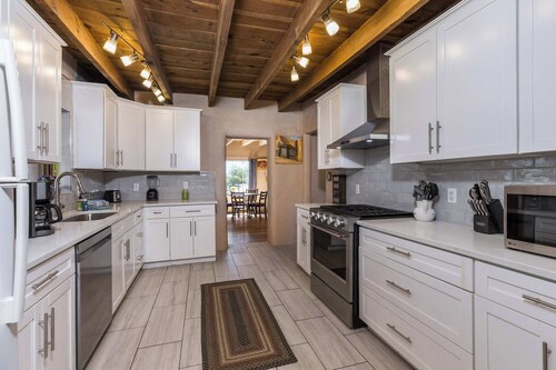 Medina Casita - Mountain Views, Firepit, Pets Okay
