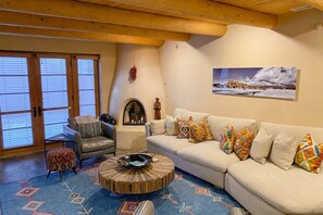 TV, fireplace, offices - Casita Luna - Luxury Condo only Steps to the Plaza (Santa Fe)