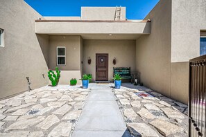 Terrace/patio - Casa Ponderosa - Big Views, Hot Tub & Pet Friendly (Santa Fe)