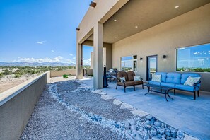 Terrace/patio - Casa Ponderosa - Big Views, Hot Tub & Pet Friendly (Santa Fe)