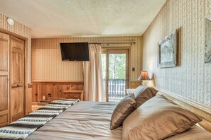 2 bedrooms, WiFi - Snowfire 209B - Views & Walk or Shuttle to Lifts (Angel Fire)