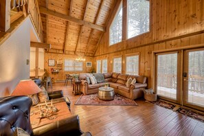 TV, fireplace, DVD player, offices - Coyote Cabin - Deck Views, Gameroom, Close to Golf (Angel Fire)