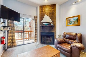 TV, fireplace, DVD player, offices - Angel Fire Chalet 51 - Walk to Ski, Bike & Dining (Angel Fire)