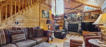 Cozy Lakeside Escape | Mountain Views | Golf & Ski