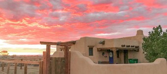 Casa Allis Taos - Mountain Views & Close to Plaza