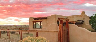 Casa Allis Taos - Mountain Views & Close to Plaza
