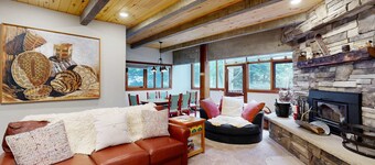 Luxe Slopeside Condo: Balcony, Fireplace & Covered Parking