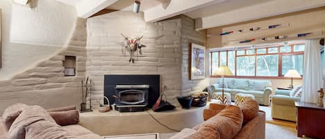 TV, fireplace, DVD player, offices