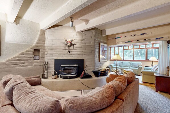 TV, fireplace, DVD player, offices