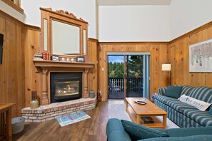 TV - Snowfire 312A - Walk to Ski, Hike, Bike & Dining (Angel Fire)