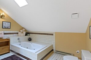 Shower, towels, shampoo - Snowfire 312A - Walk to Ski, Hike, Bike & Dining (Angel Fire)