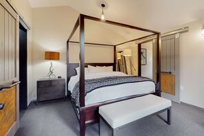 3 habitaciones, tabla de planchar con plancha, cuna de viaje y wifi 