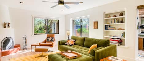 TV, fireplace, offices