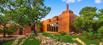 Casa de las Piedras - Pueblo Style, Hike, Views