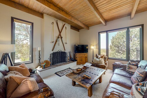 Casa Celestial - Secluded Retreat & Santa Fe Charm