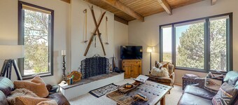 Casa Celestial - Secluded Retreat & Santa Fe Charm