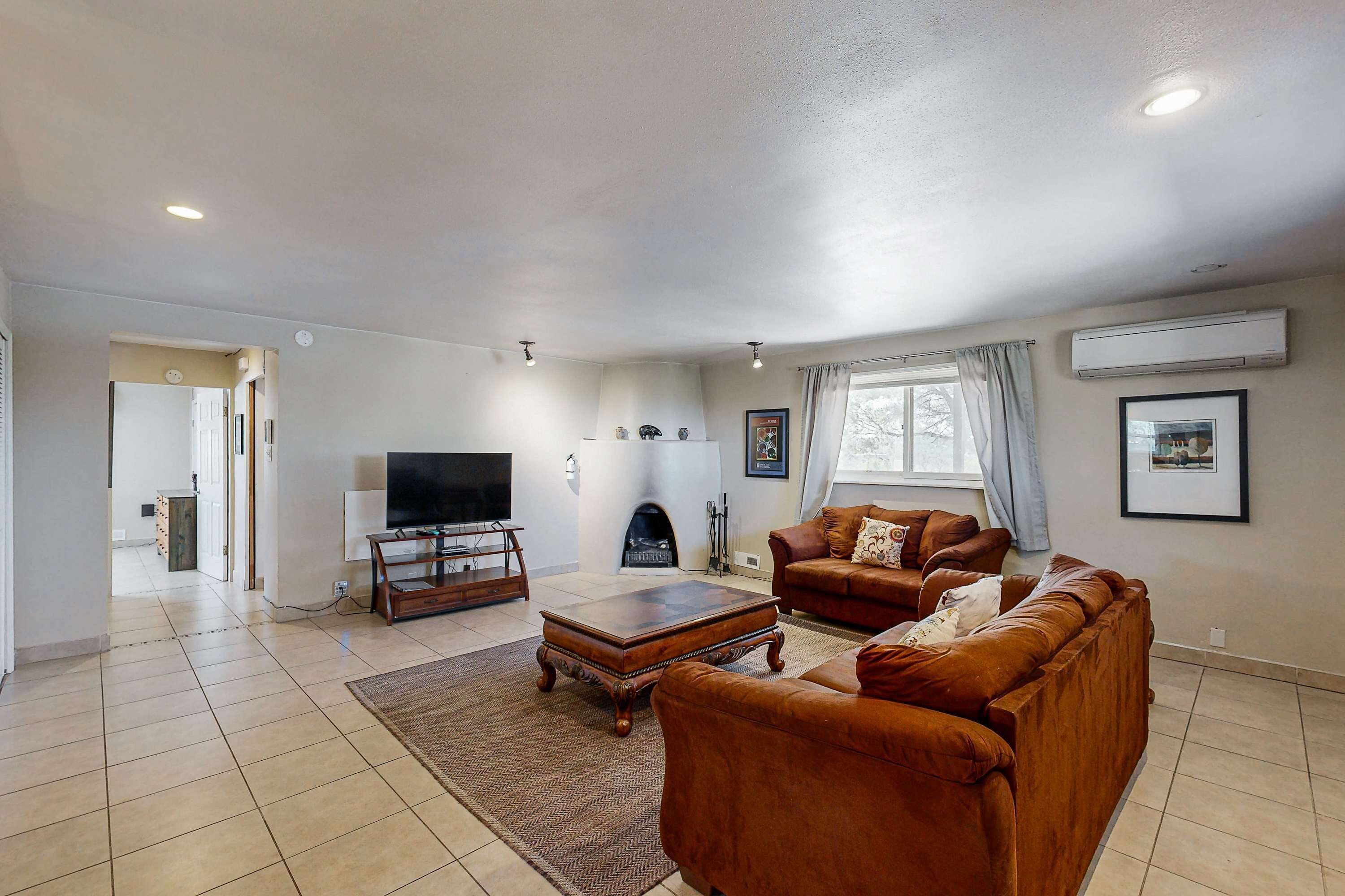 TV, fireplace, DVD player, offices