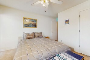 2 bedrooms, Internet, bed sheets - Gold Dust F3 - Walk to Ski, Hike, Bike & Dining (Angel Fire)