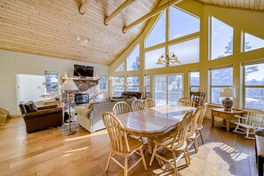 TV, fireplace - Hopski House - Mountain Views, Fireplace & Deck (Angel Fire)