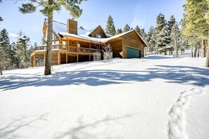 Exterior - Hopski House - Mountain Views, Fireplace & Deck (Angel Fire)