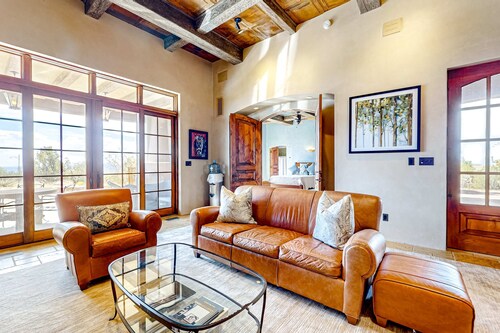 Windy Acres Retreat - Patio, Outdoor Kitchen, Gym