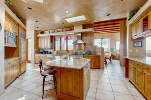 Fridge, microwave, dishwasher, coffee/tea maker - Mountain-View Magic - Huge Views, Hot Tub & Patio (Santa Fe)