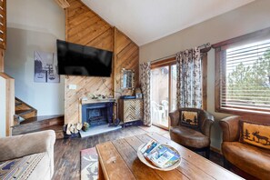 TV, fireplace - The Lift C2 - Walk to Lifts & Town, Mountain Views (Angel Fire)