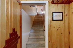 Interior - Sierra Del Sol 10 - Hot Tub, Walk to Lifts & Town (Taos Ski Valley)