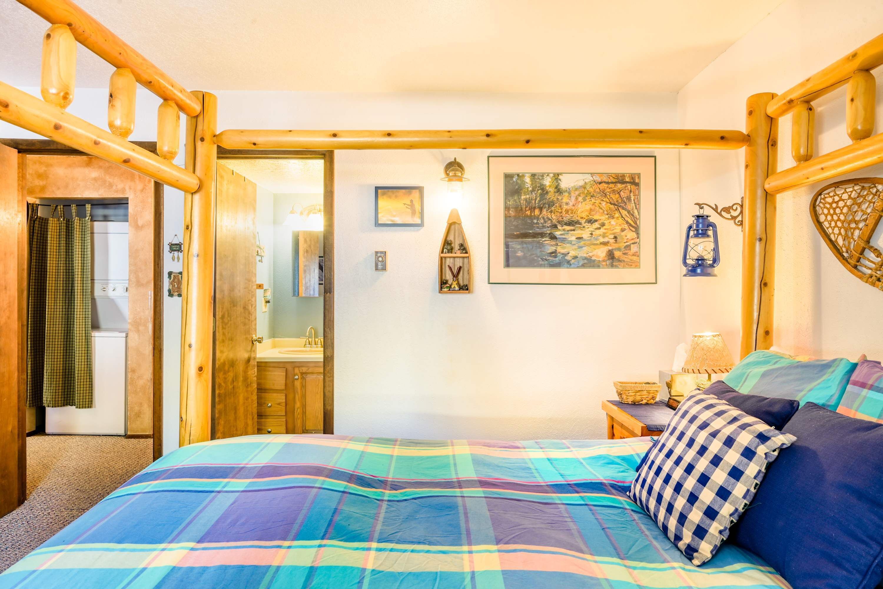 2 bedrooms, internet, bed sheets