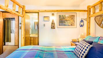 2 bedrooms, internet, bed sheets