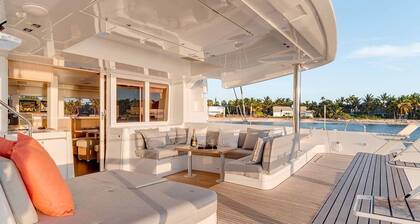 Sun-Kissed Sailing Adventure in Islas Sarónicas
