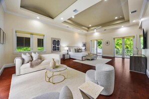 55-inch Smart TV with digital channels - New Luxe Super Villa by The Glam Homes (Plantation)