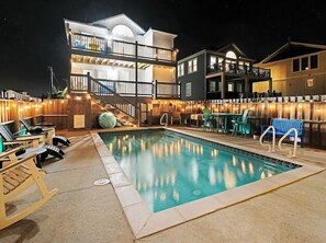 Pool - Spacious ocean front house with spectacular views in Nags Head with Elevator (Nags Head)