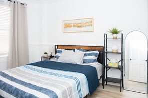 1 bedroom, desk, iron/ironing board, WiFi