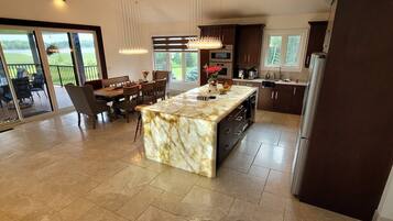 House, Multiple Bedrooms, Private Pool | Dapur peribadi