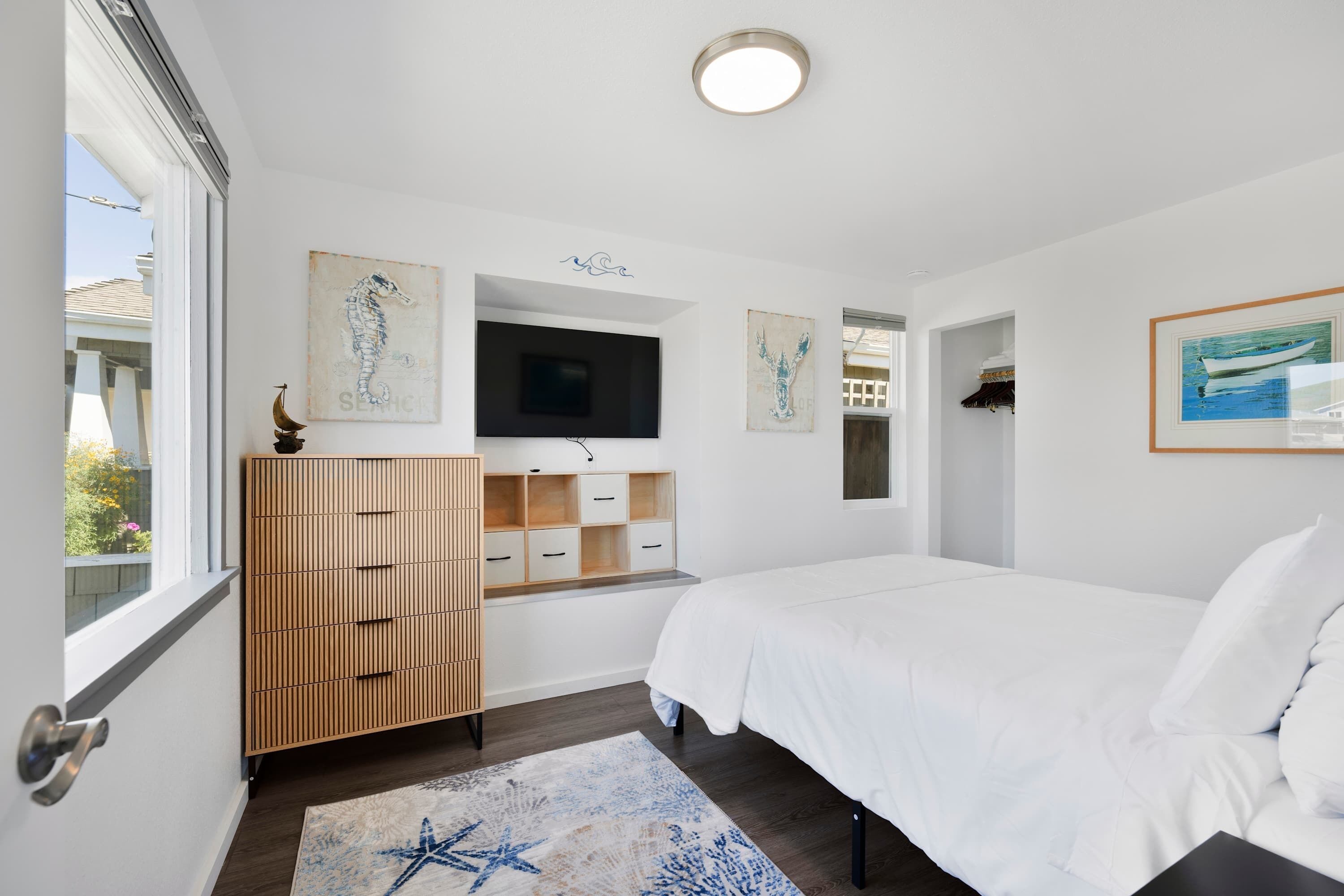 2 bedrooms, desk, iron/ironing board, WiFi