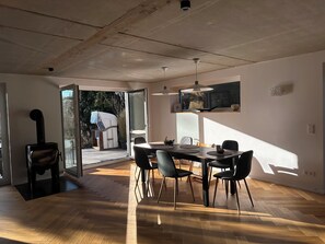 Dining - Vacation home for 8 people with natural garden, fireplace & lots of space, near the North Sea (Wesselburen)