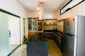 Fridge, microwave, oven, coffee/tea maker