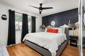 Iron/ironing board, travel cot, WiFi - The Swift | Detached Game Room | Heated Pool (Glendale)