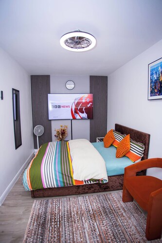 Modern 1 Bedroom Apartment in Quiet Tilbury Town